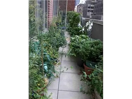 Sold by Douglas Elliman | media 20