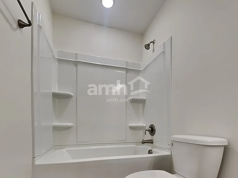 622 E Lionel Rd — Photo 14