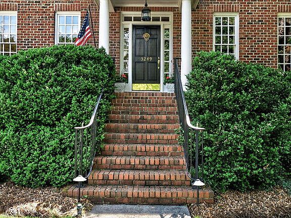 5th image of 3249 Anderson Dr