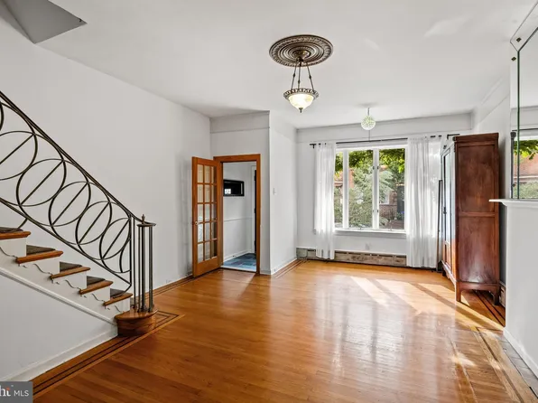 1647 S 13th St, Philadelphia, PA 19148