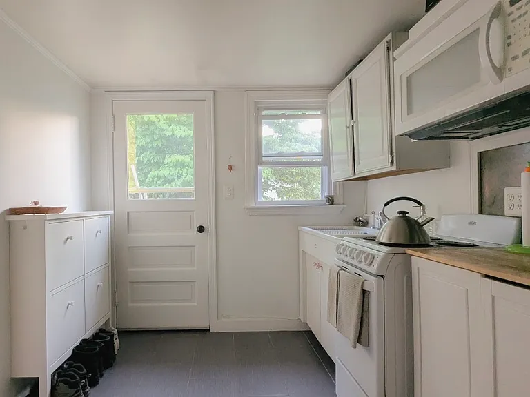 30 Ralph St — Photo 8