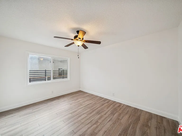 1215 N Hayworth Ave #104 — Photo 9