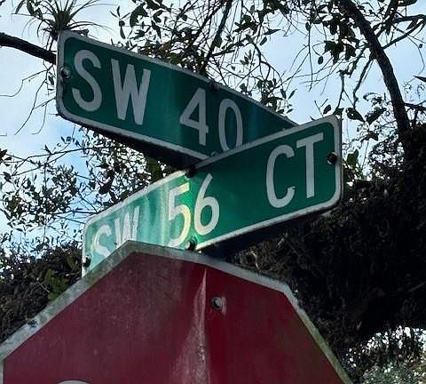 4th image of 3930 SW 56th Court