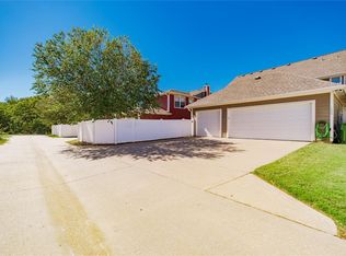 1804 Plymouth Dr, Aubrey, TX 76227