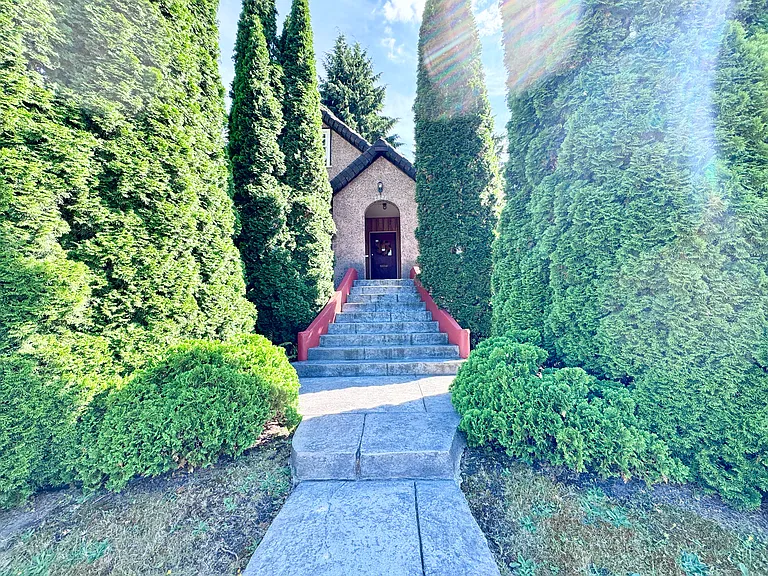Saint Johns St — Photo 1