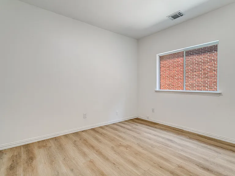 1013 Rodin Ln — Photo 9