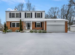 752 Robin Dr, Eastlake, OH 44095