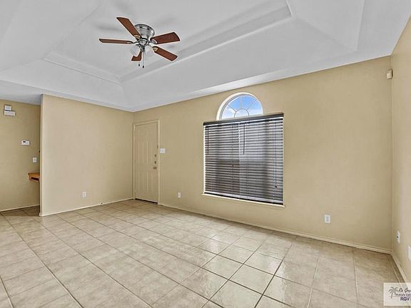 5th image of 703 La Mancha Dr