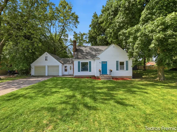 3372 Evert St NW, Grand Rapids, MI 49534