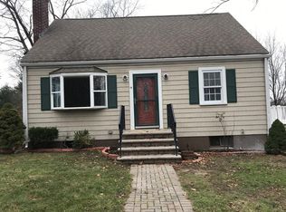 19 Worcester Pl, Holbrook, MA 02343