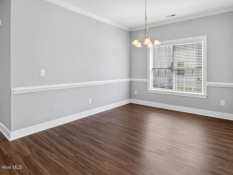 1661 Cambria Dr #B — Photo 16