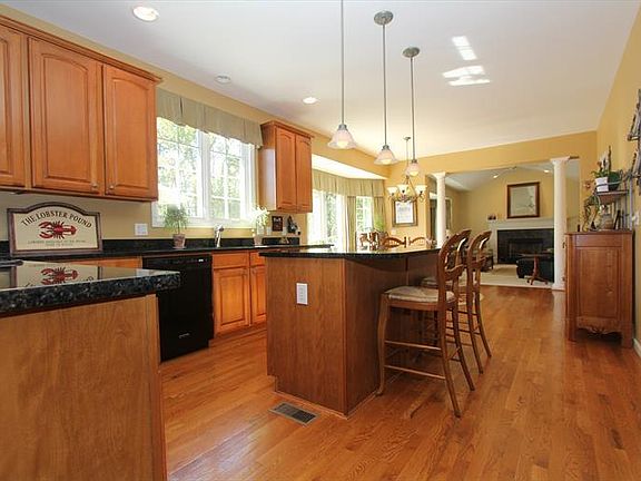 5th image of 6885 Clubside Dr