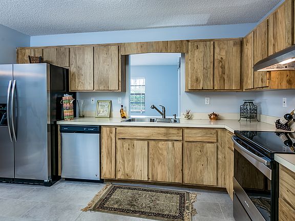 Eat in Kitchen with new SS