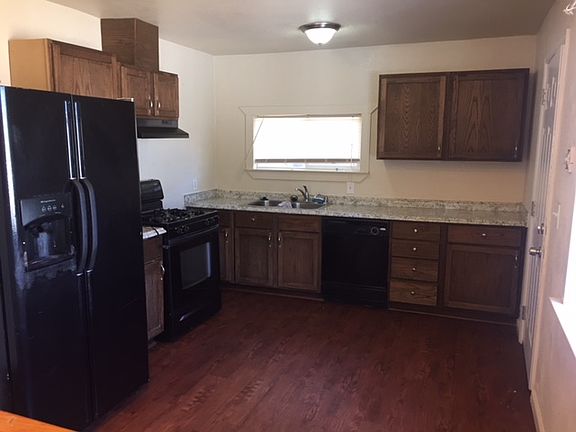 3rd image of 5839 Rupert Ave #B