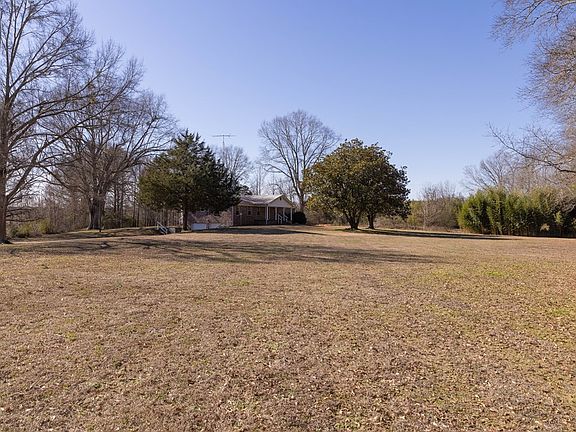 3rd image of 2 Old River Rd