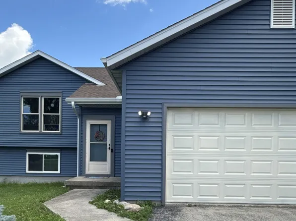 1868 Wolverine Rd, Dixon, IL 61021