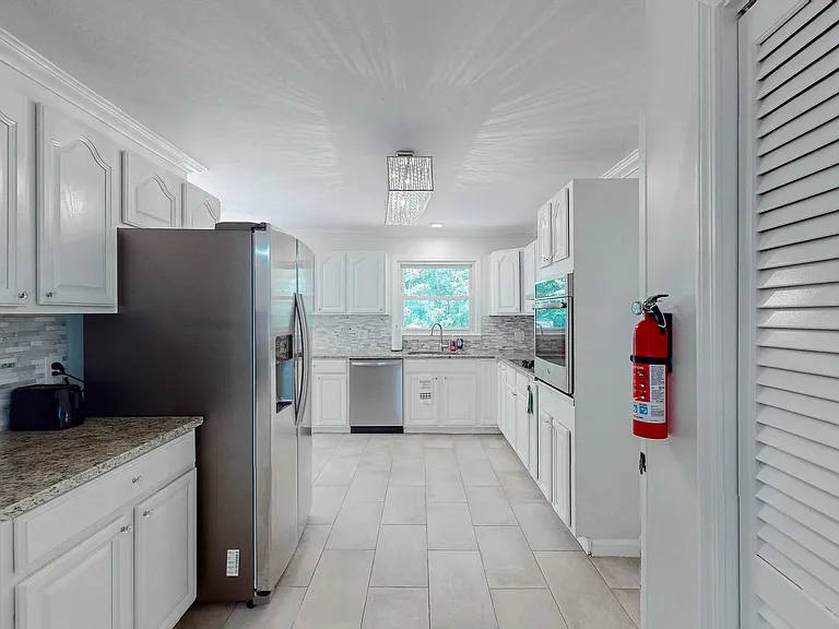 W Lakeshore Dr — Photo 7