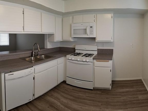 4th image of 4862 W 118th Pl