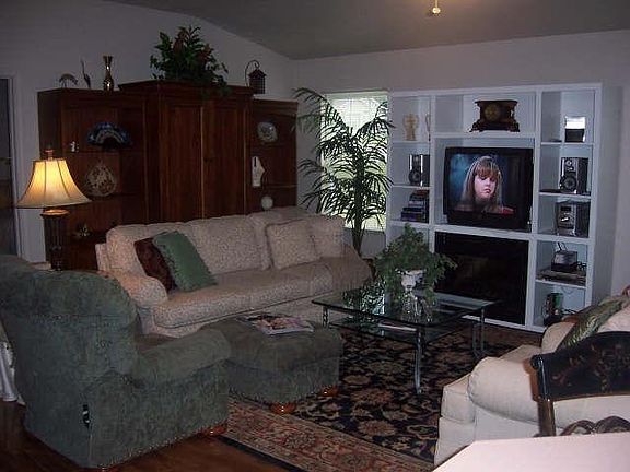 4th image of 4866 Richmond Dr
