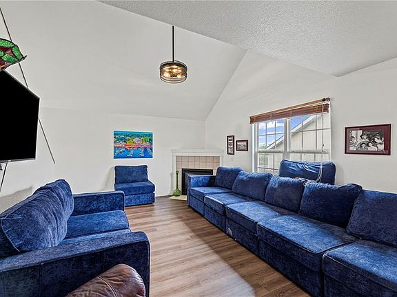 5th image of 1526 Legend Trail Dr Unit B