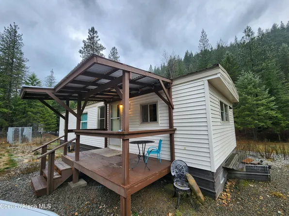 3520 Pinecreek Rd, Pinehurst, ID 83850