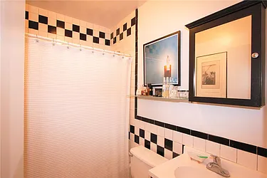 Rented by R New York