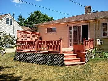 There is a nice backyard deck to enjoy!br
