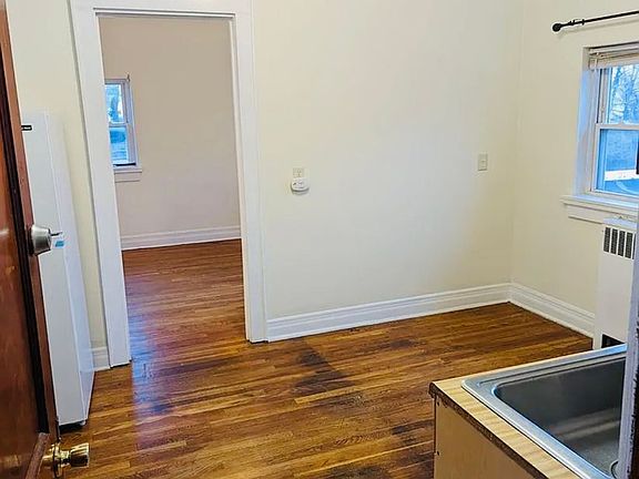 2nd image of 391 Sand Creek Rd APT 2
