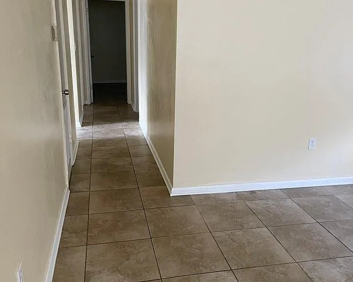 2901 NW 50th St — Photo 9