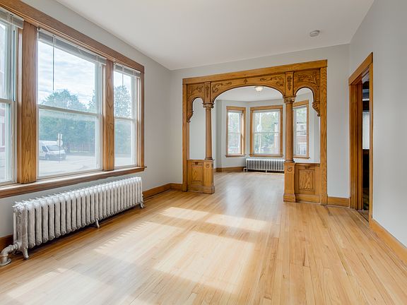 2nd image of 901 N Mozart St #1