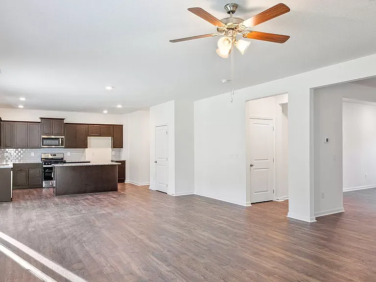 528 Hayley Marie Ln — Photo 7