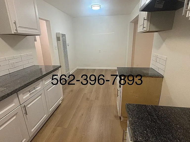 102 E Indigo St #6 — Photo 6