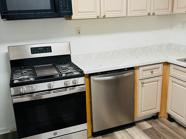 711 Cumberland St — Photo 12