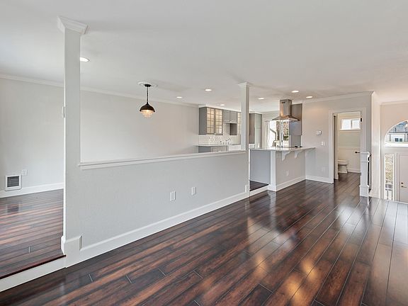 4th image of 6523 106th Ave NE APT 3