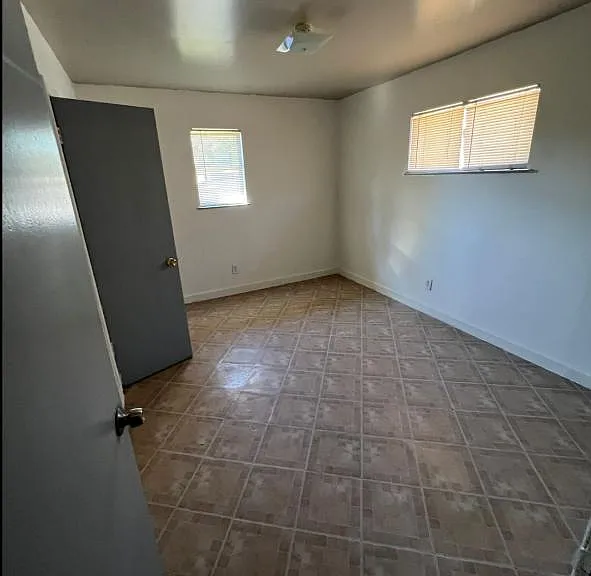 5436 Makeig St — Photo 6
