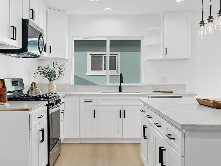 4745 Pixie Ave — Photo 11