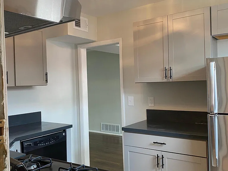 3660 Peachtree Rd NE #F6 — Photo 1