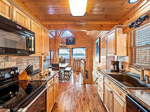 4th image of 2210 Towering Hemlock Dr