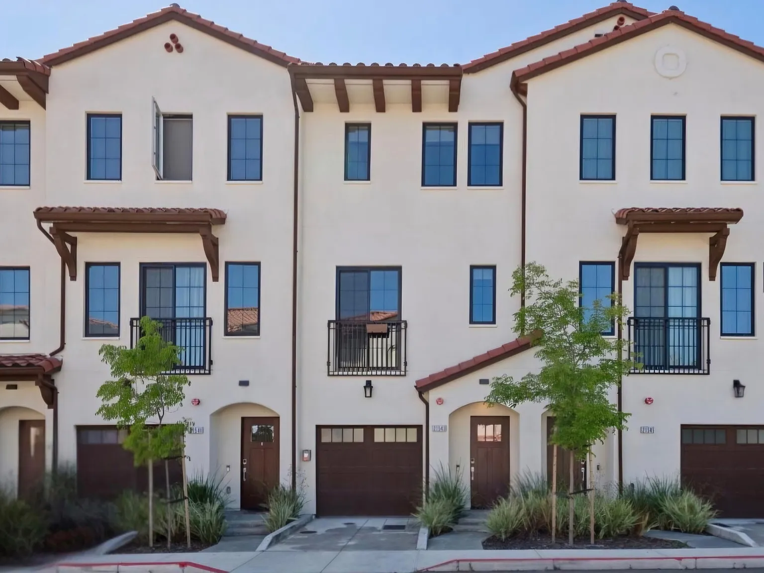 3 bed, 2.5 bath, 1435 sqft, $5,675 — Photo 1