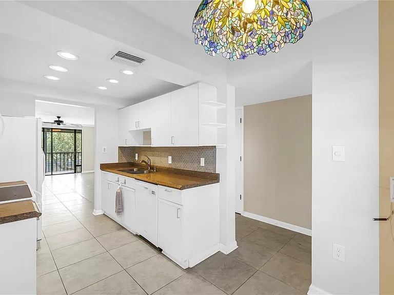 1320 Pasadena Ave S #203 — Photo 7