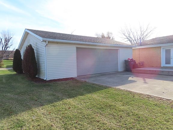 2nd image of 6704 N Apple Ln