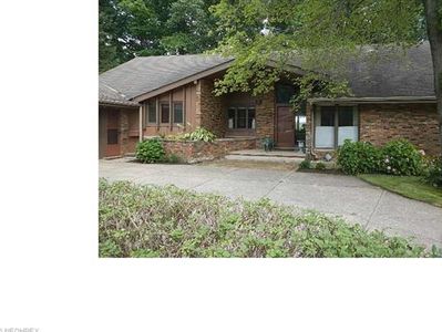 4465 Valley Forge Dr, Fairview Park, OH, 44126