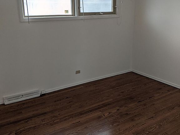 5th image of 822 Skokie Blvd