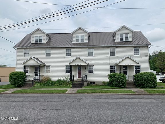 2nd image of 121 S Wood St