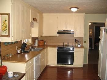 4th image of 305 Green Acre Ln