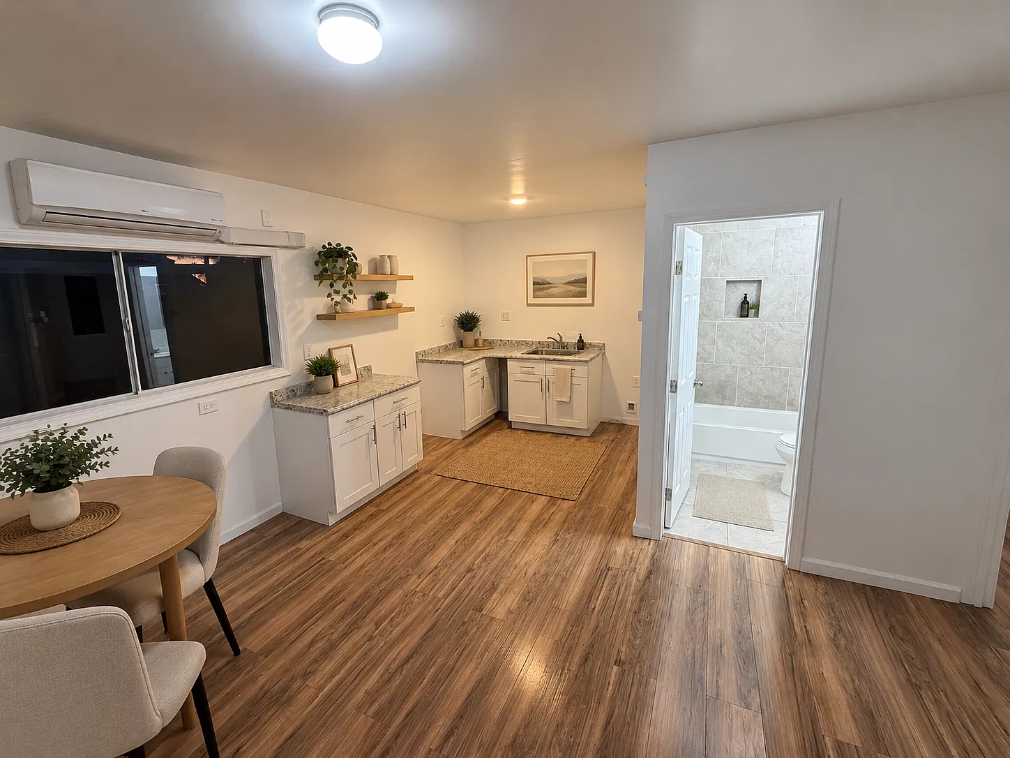 2 bed, 650 sqft, $2,000 — Photo 2