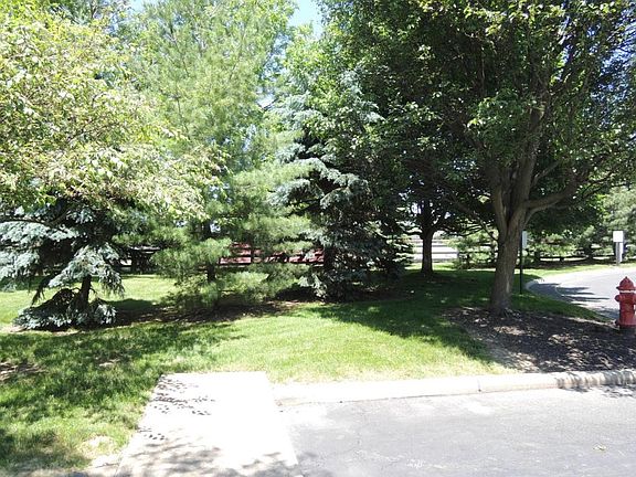 5th image of 368 Crescent Ct