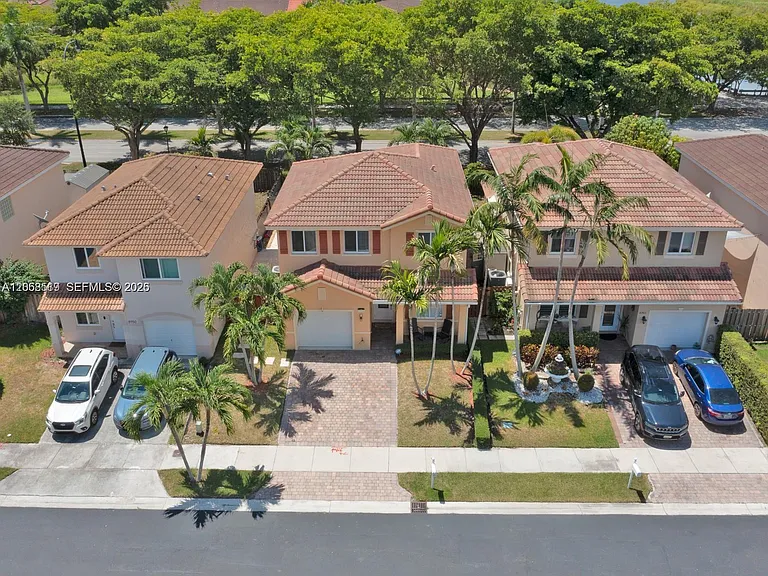 8956 SW 215th Ln — Photo 4