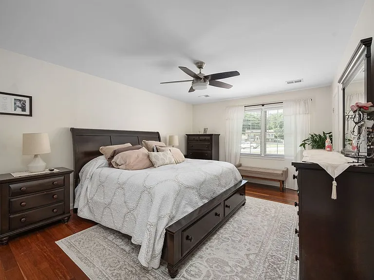 6 Roseville Ct — Photo 28