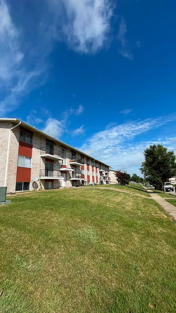 2 bed, 1.5 bath, $1,200 — Photo 1